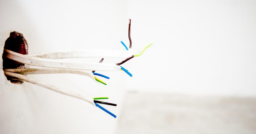 Opravy bez varování: Když se domov začne rozpadat a rozpočet nestíhá