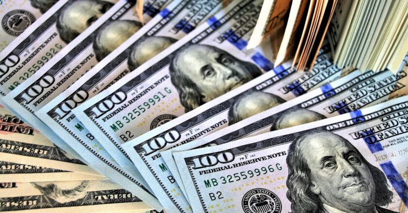 Bankovní poplatky pod lupou: Jak fungují a kolik vás skutečně stojí