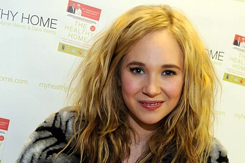 Juno Temple vynesla šaty spojené s filmovým propadákem Gigli
