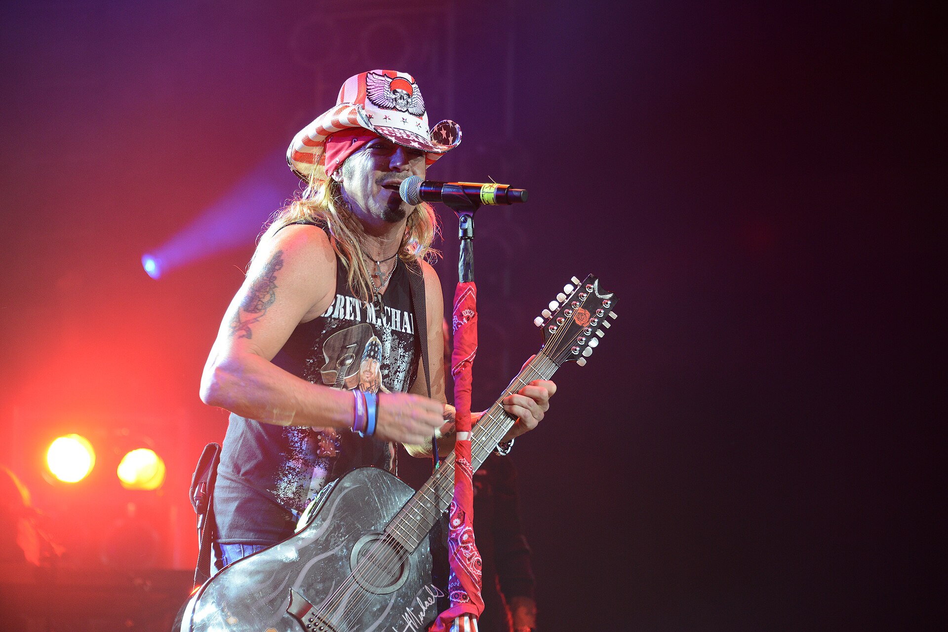 Bret Michaels zrušil koncerty po operaci ledvinového kamene