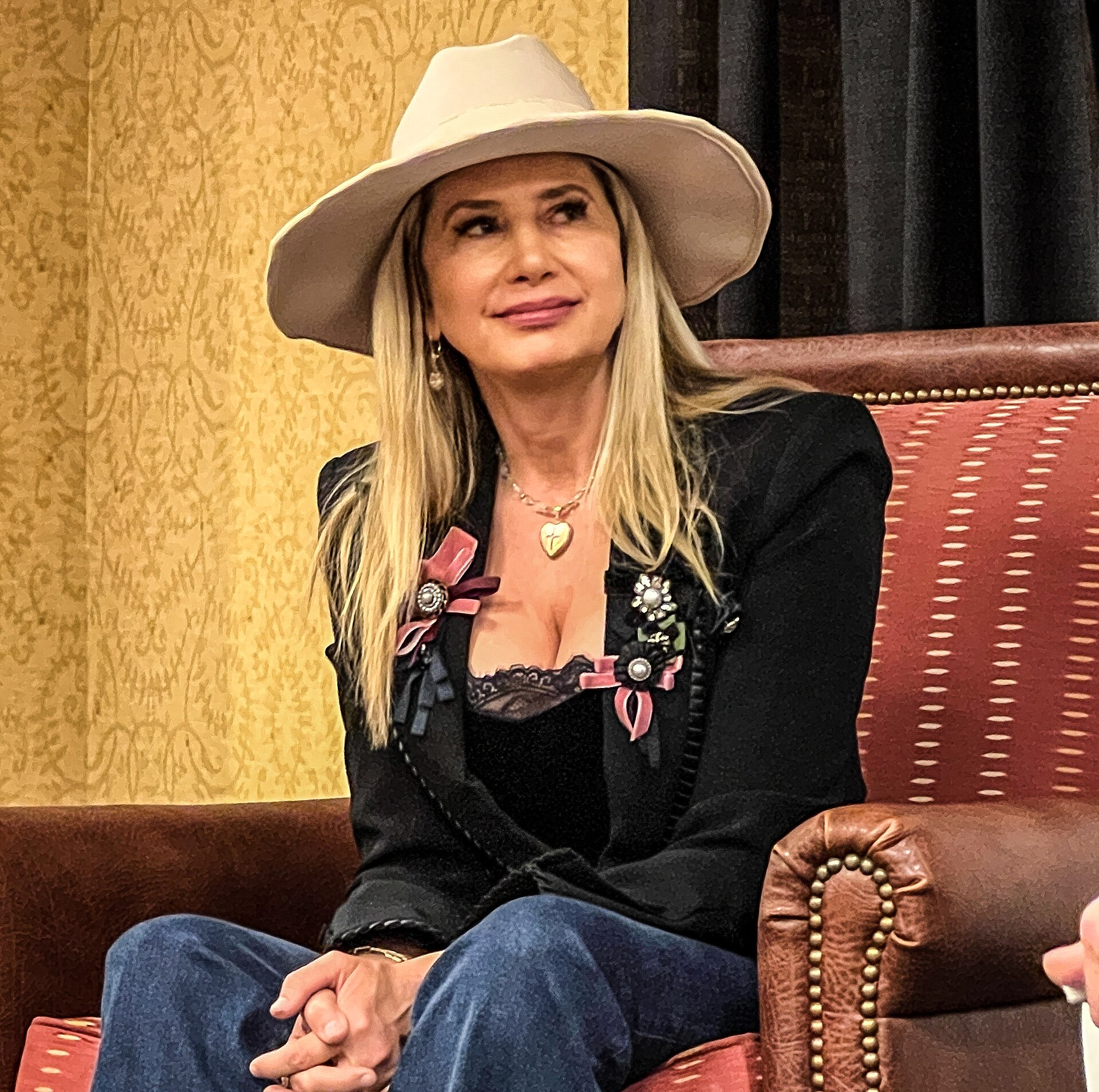 Mira Sorvino přiznala, proč se nevrátila na školní sraz