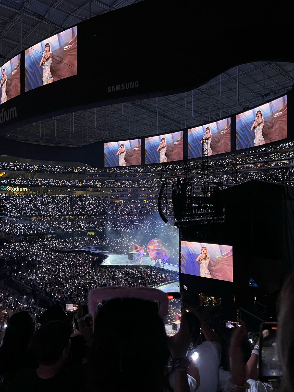 Taylor Swift a Travis Kelce oslavili svatbu druhým večerem