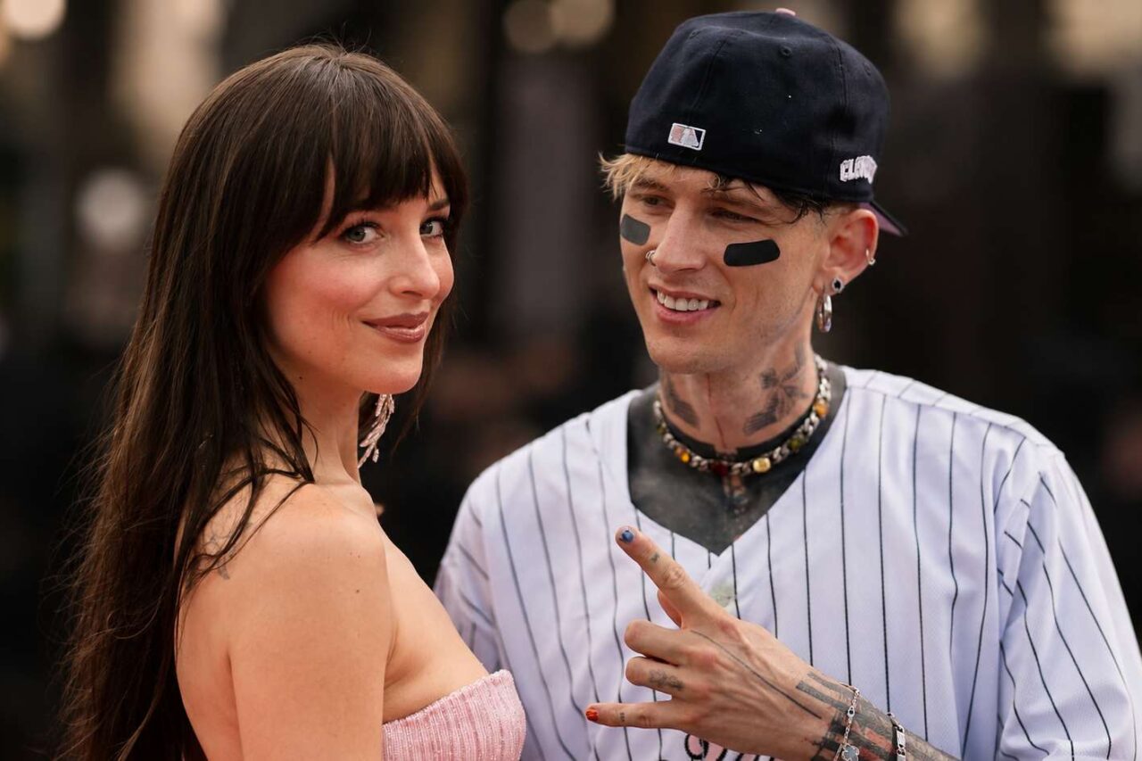 Dakota Johnson po boku MGK: Noční tah New Yorkem rozjel spekulace