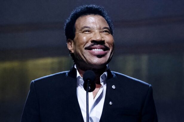 Lionel Richie v péči lékařů: Po koncertu zůstává na JIP