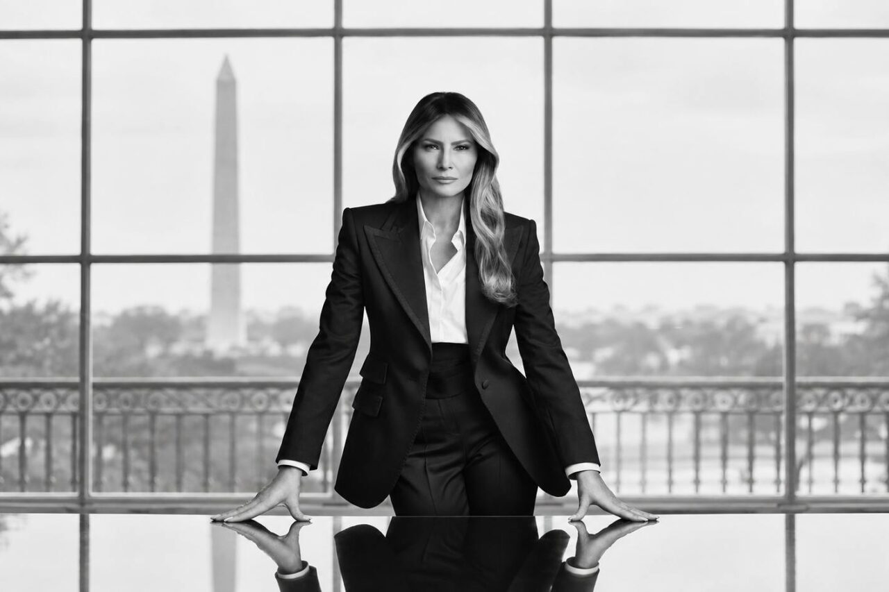 Melania nikde, po Trumpově boku znovu Harp. Jedna fotka rozpoutala poprask