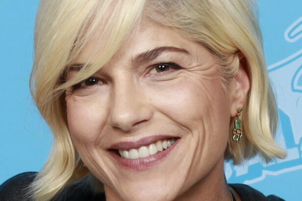 Selma Blair obviněna z napadení. Tým mluví o krizi