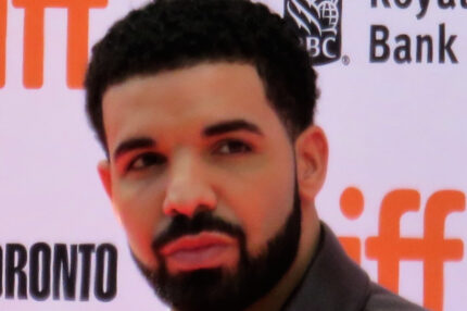 Drake čelí žalobě kvůli hitu. Prý ukradl celý refrén