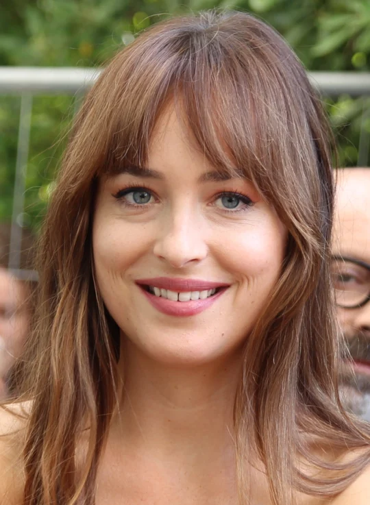 Fotografie 7 k článku Dakota Johnson po boku MGK: Noční tah New Yorkem rozjel spekulace