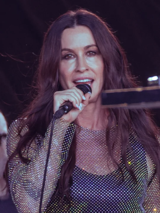 Fotografie 1 k článku Alanis Morissette vytáhla do boje: Bývalá manažerka čelí žalobě