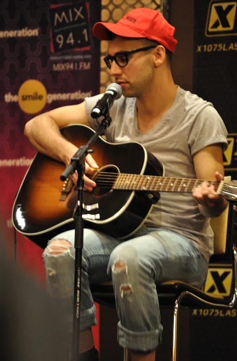Fotografie 1 k článku Rozchod udeřil i na pódiu: Antonoff odmítl svatební hit