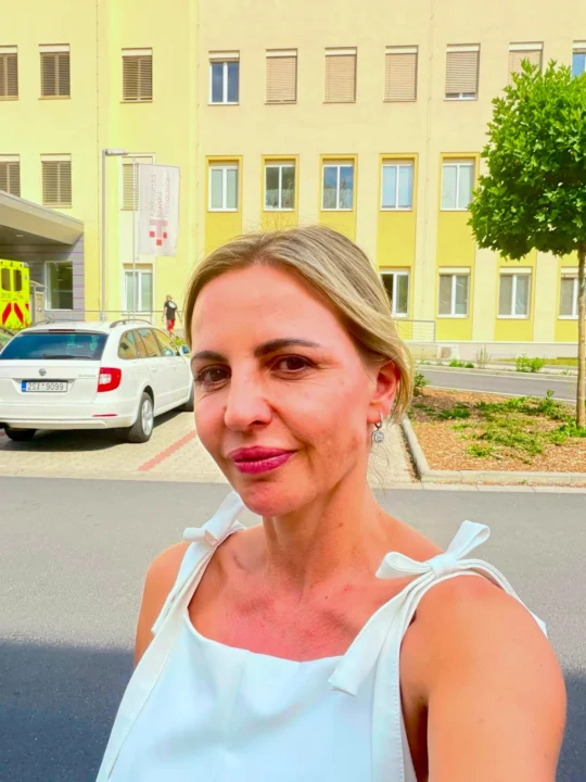 Fotografie 7 k článku Intimní skandál stíní cestu do Senátu: Tsoukerniková jde do voleb