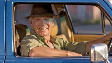 Fotografie 2 k článku Paul Hogan slaví 87. Krokodýl Dundee žije v ústraní