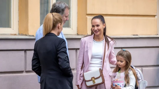 Fotografie 1 k článku Fingerovi v hospodě hlídají pivo. Může za to role v Ulici